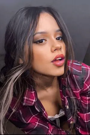 Jenna Ortega OnlyFans Leaked Free Thumbnail Picture - #fUPM3Gw4WL