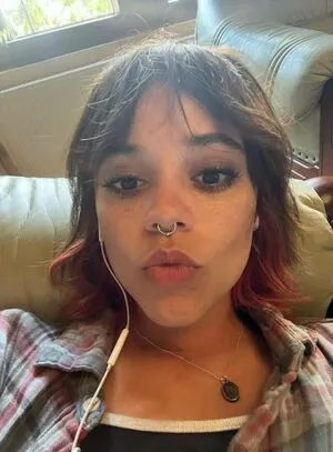 Jenna Ortega OnlyFans Leaked Free Thumbnail Picture - #gumSIfQ9wu