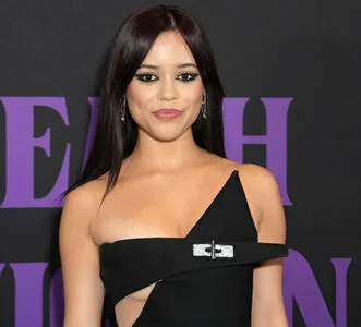 Jenna Ortega OnlyFans Leaked Free Thumbnail Picture - #l2K7GUtgts