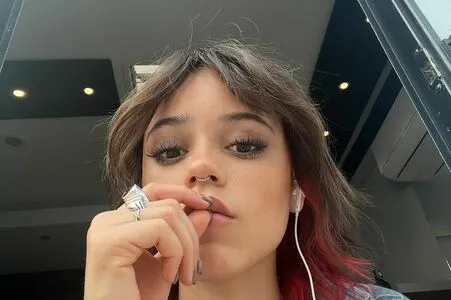 Jenna Ortega OnlyFans Leaked Free Thumbnail Picture - #nidAYVF7VZ