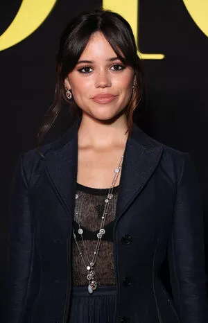 Jenna Ortega OnlyFans Leaked Free Thumbnail Picture - #tVH61aquK7