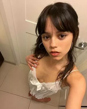 Jenna Ortega OnlyFans Leaked Free Thumbnail Picture - #xyI2RY4Vyg