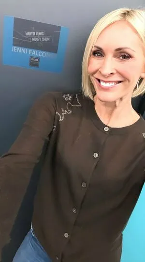 Jenni Falconer OnlyFans Leaked Free Thumbnail Picture - #kwiMMBOlli
