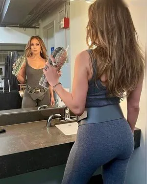 Jennifer Lopez OnlyFans Leaked Free Thumbnail Picture - #NTDImlvLVC
