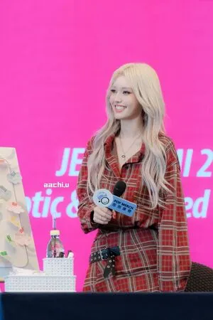 Jeon Somi Ennik Somi OnlyFans Leaked Free Thumbnail Picture - #D1pSjuajhz