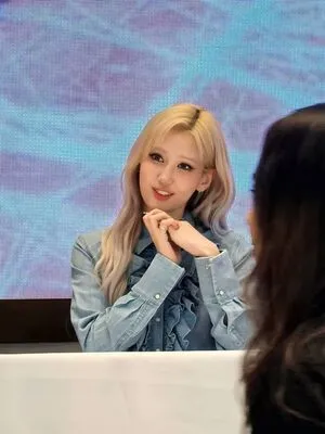 Jeon Somi OnlyFans Leaked Free Thumbnail Picture - #1B3eMj4Hp4