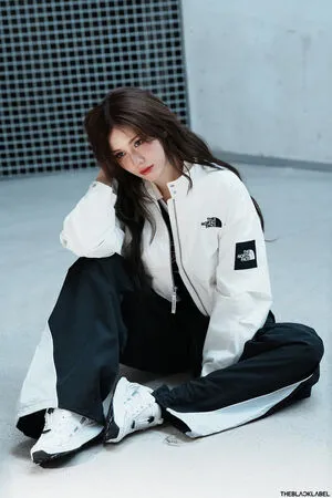 Jeon Somi OnlyFans Leaked Free Thumbnail Picture - #1bE7RS4sbg