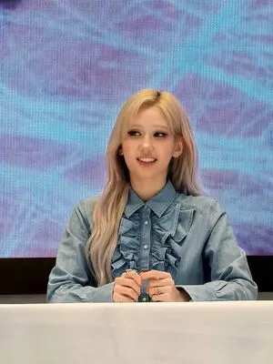 Jeon Somi OnlyFans Leaked Free Thumbnail Picture - #8c3FuiJsta