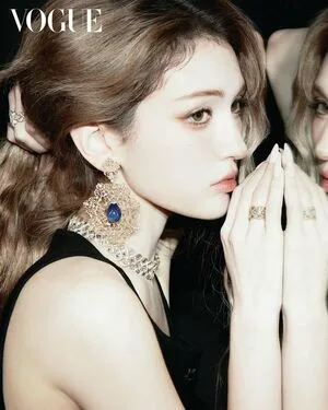 Jeon Somi OnlyFans Leaked Free Thumbnail Picture - #MsEURcORVB