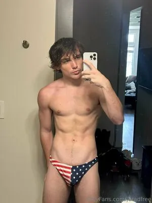 Jeradfree OnlyFans Leaked Free Thumbnail Picture - #LLKpbiJonz