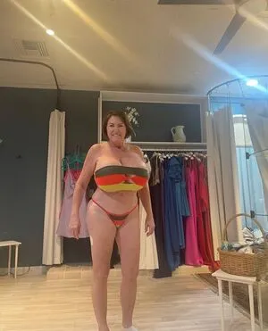 Jeri Juggies OnlyFans Leaked Free Thumbnail Picture - #4QjFwHdqaq