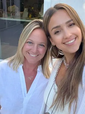 Jessica Alba OnlyFans Leaked Free Thumbnail Picture - #AfrHV9twGd