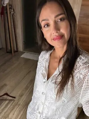 Jessica Alba OnlyFans Leaked Free Thumbnail Picture - #LiqfwMYiX5