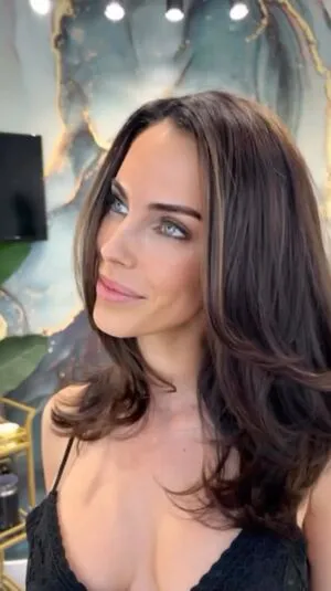 Jessica Lowndes Thumbnail Picture