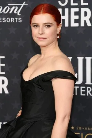 Jessie Buckley OnlyFans Leaked Free Thumbnail Picture - #4Upg4x2yk4