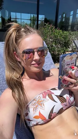 Jetting Julia OnlyFans Leaked Free Thumbnail Picture - #BuDlNiVrR1