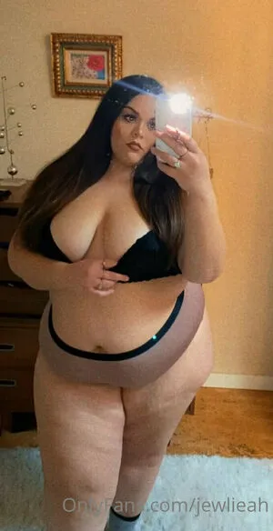 Jewlieah OnlyFans Leaked Free Thumbnail Picture - #EK1ApV3Evp