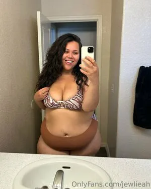Jewlieah OnlyFans Leaked Free Thumbnail Picture - #iVROGVyRiM