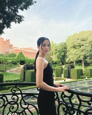 Jisoo OnlyFans Leaked Free Thumbnail Picture - #5qJZAcIpUo