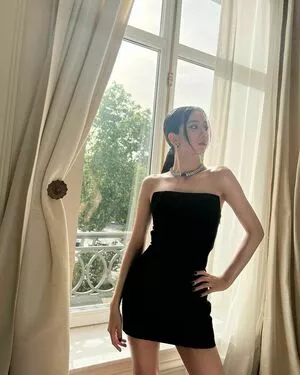 Jisoo OnlyFans Leaked Free Thumbnail Picture - #B0AkueSXAp