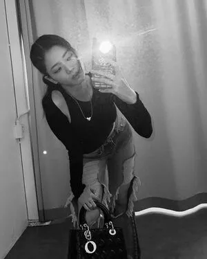 Jisoo OnlyFans Leaked Free Thumbnail Picture - #YEsQwpHMAE