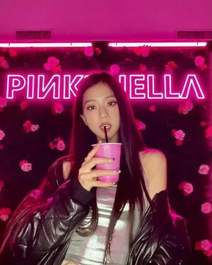 Jisoo OnlyFans Leaked Free Thumbnail Picture - #z8WgUq3mN7
