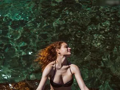 Joey King OnlyFans Leaked Free Thumbnail Picture - #AK1MMJ3aW4