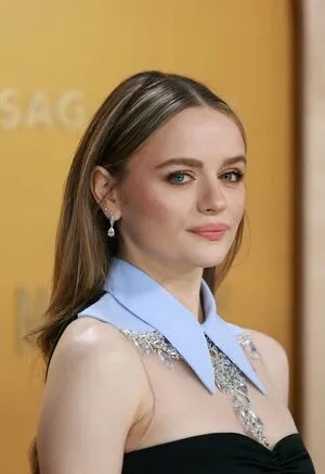 Joey King OnlyFans Leaked Free Thumbnail Picture - #G7L9R0liaW