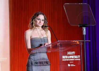 Joey King OnlyFans Leaked Free Thumbnail Picture - #KsaCsM94N2