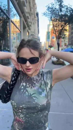 Joey King OnlyFans Leaked Free Thumbnail Picture - #P9UVgvBtua