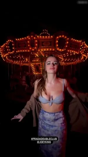 Joey King OnlyFans Leaked Free Thumbnail Picture - #X6wljyh7a4