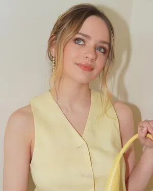 Joey King OnlyFans Leaked Free Thumbnail Picture - #zATDMAODOI