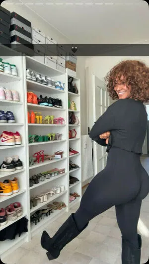 Joly2210 OnlyFans Leaked Free Thumbnail Picture - #0E691YumEx