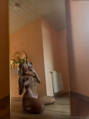 Josephine Wagner OnlyFans Leaked Free Thumbnail Picture - #iySqFBY27S