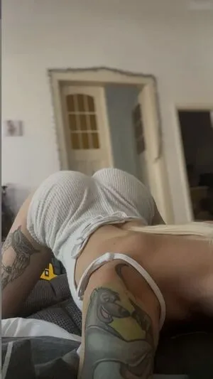 Josy Malzahn OnlyFans Leaked Free Thumbnail Picture - #0Km7OL6Gox