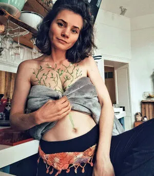 Joyce Ilg OnlyFans Leaked Free Thumbnail Picture - #OIp1B5n3e3