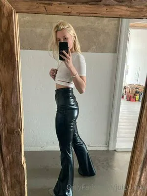 Juicy Lusy OnlyFans Leaked Free Thumbnail Picture - #60f99VhiBM