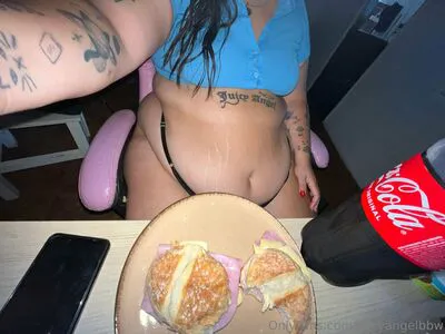 Juicyangelbbw OnlyFans Leaked Free Thumbnail Picture - #D5P0L2TRaU