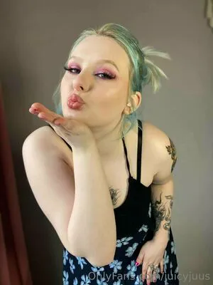 Juicyjuus OnlyFans Leaked Free Thumbnail Picture - #0a1F8pZQNR