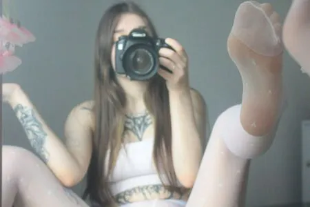 Jules Feet OnlyFans Leaked Free Thumbnail Picture - #EVO43d7DNl