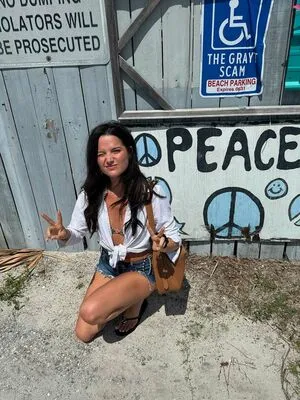 Jules Leblanc Annie Leblanc OnlyFans Leaked Free Thumbnail Picture - #1H7hAD0t7E