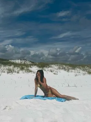 Jules Leblanc Annie Leblanc OnlyFans Leaked Free Thumbnail Picture - #GuyjNT0kUc