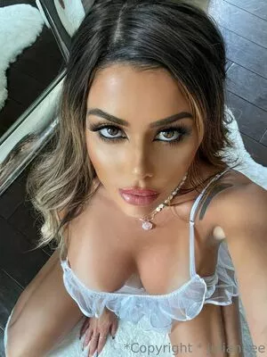 Juli.annee OnlyFans Leaked Free Thumbnail Picture - #g2Y3DrEUvX