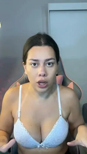 Julia Alvarengaa OnlyFans Leaked Free Thumbnail Picture - #yeR8XzBv4h