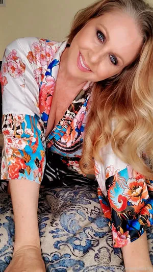 Julia Ann OnlyFans Leaked Free Thumbnail Picture - #tHCN3sDHe0