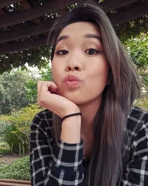 Julia Chow OnlyFans Leaked Free Thumbnail Picture - #UFFTFSIAxo