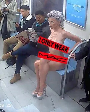 Julia Fox OnlyFans Leaked Free Thumbnail Picture - #4EboLQwuqo