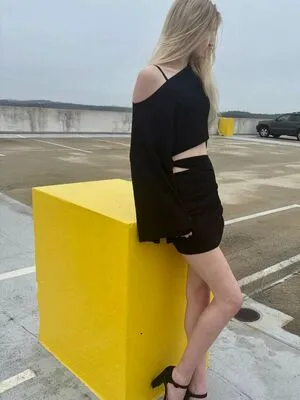 Julia Fox OnlyFans Leaked Free Thumbnail Picture - #Himm2E9t0g