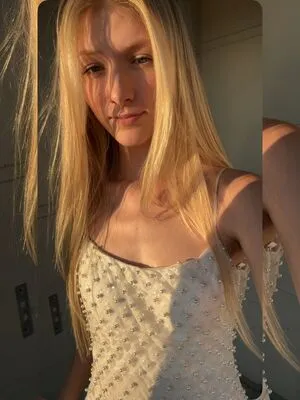 Julia Fox OnlyFans Leaked Free Thumbnail Picture - #LjVDrlMWdK