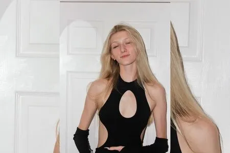 Julia Fox OnlyFans Leaked Free Thumbnail Picture - #TapjnAbUOr